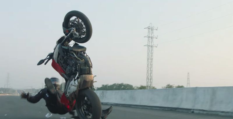 Director H Vinoth says about Ajiths dedication in bike stunt