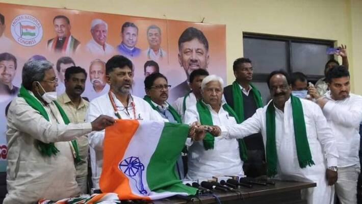 Finally JDS Leader NH Konaraddi Joins Congress at Belagavi On Dec 14th rbj Finally JDS Leader NH Konaraddi Joins Congress at Belagavi On Dec 14th rbj