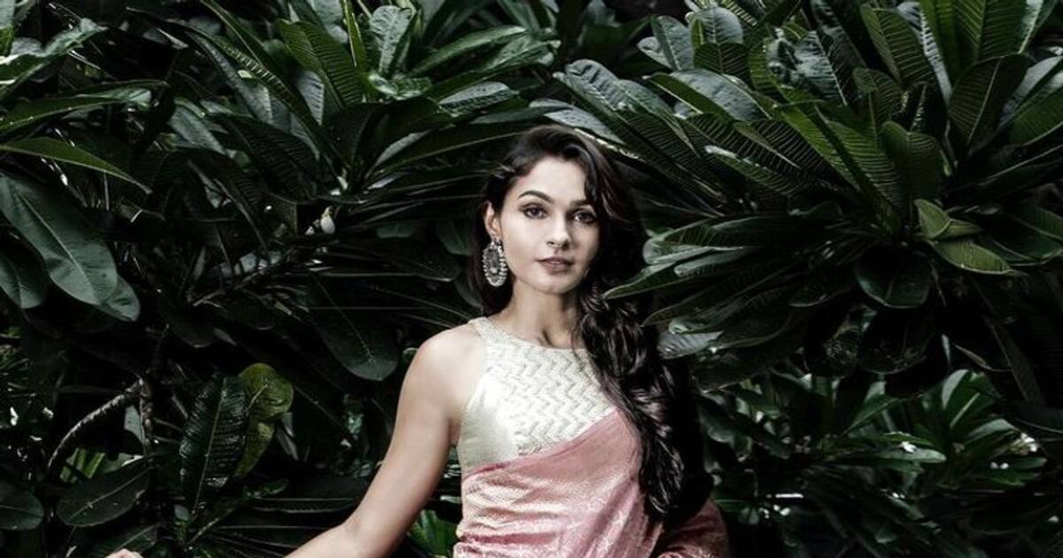 HBDAndrea :'வாய்ஸில் கிக் ஏற்றும் பாடகி' ரசிகர்களை கவரும் ஆண்ட்ரியாவின் பிறந்தநாள் புகைப்படங்கள்