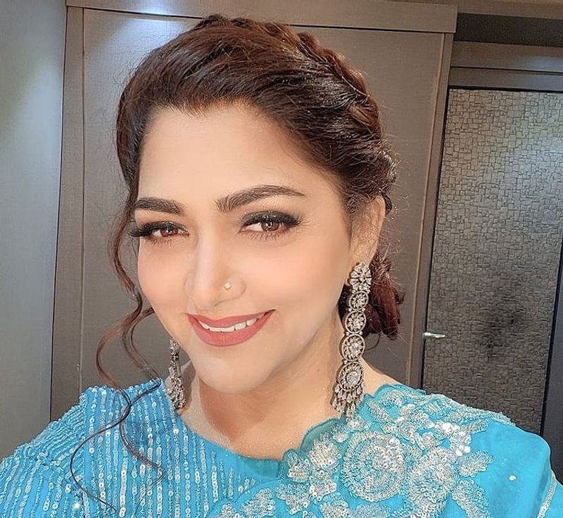 Actress Khushbu Sundar look like 20 years heroine tough to young heroines