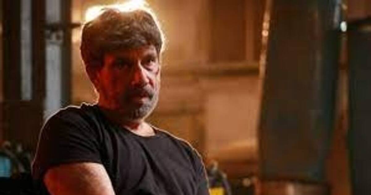 Theerpugal Virkkapadum Trailer : கையில் துப்பாக்கி...மாஸ் ரீ என்ட்ரி கொடுத்த 90ஸ் நாயகன் ...