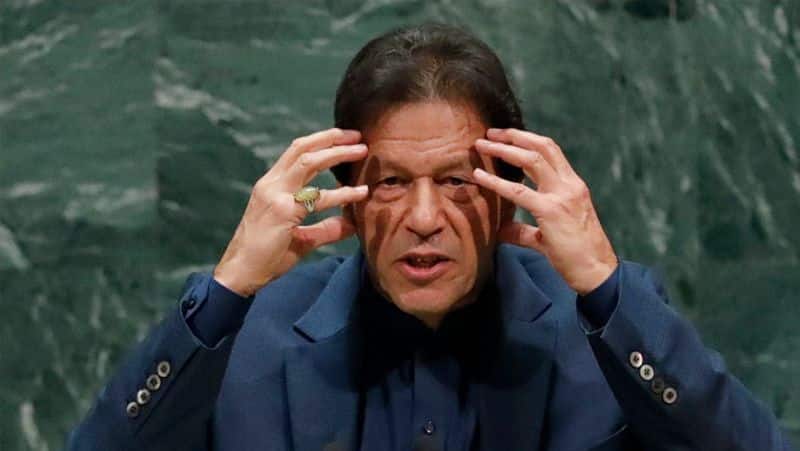Do not blackmail me," Imran told the country's defense minister, who criticized the actions of Pakistani Prime Minister Imran Khan.