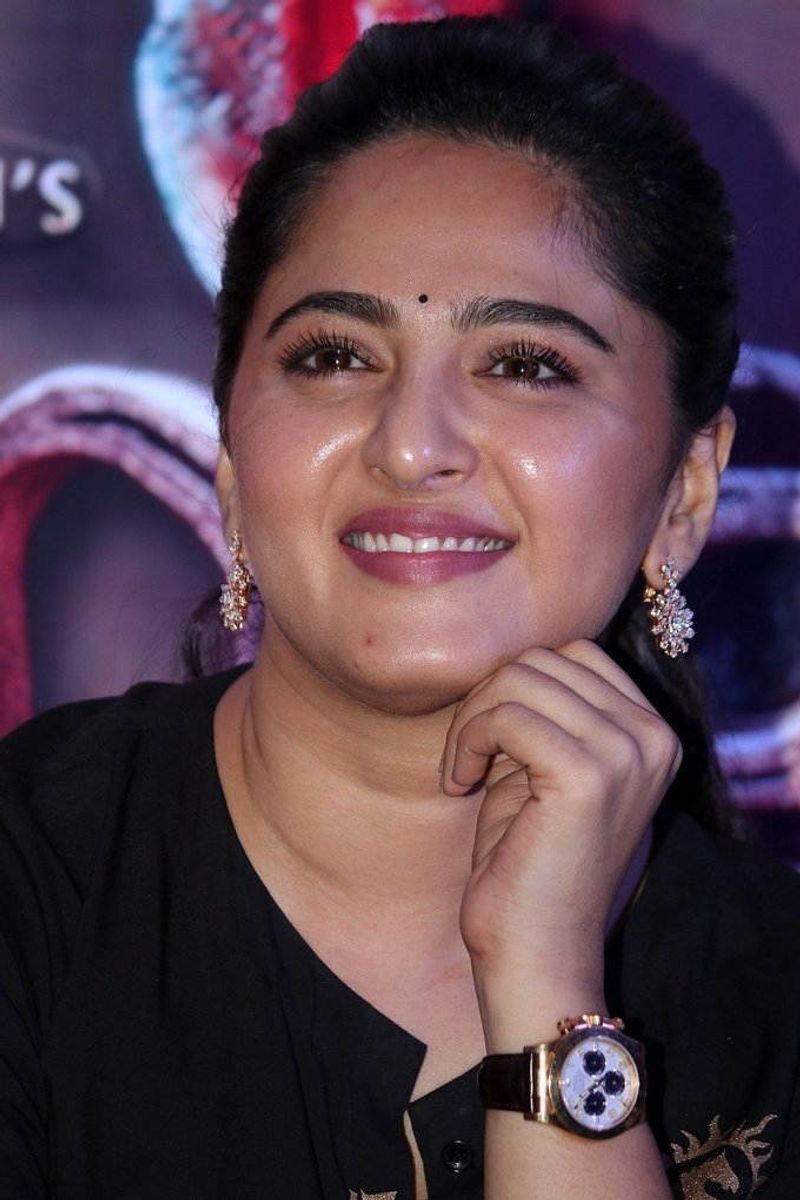 Actress anushka shetty property value