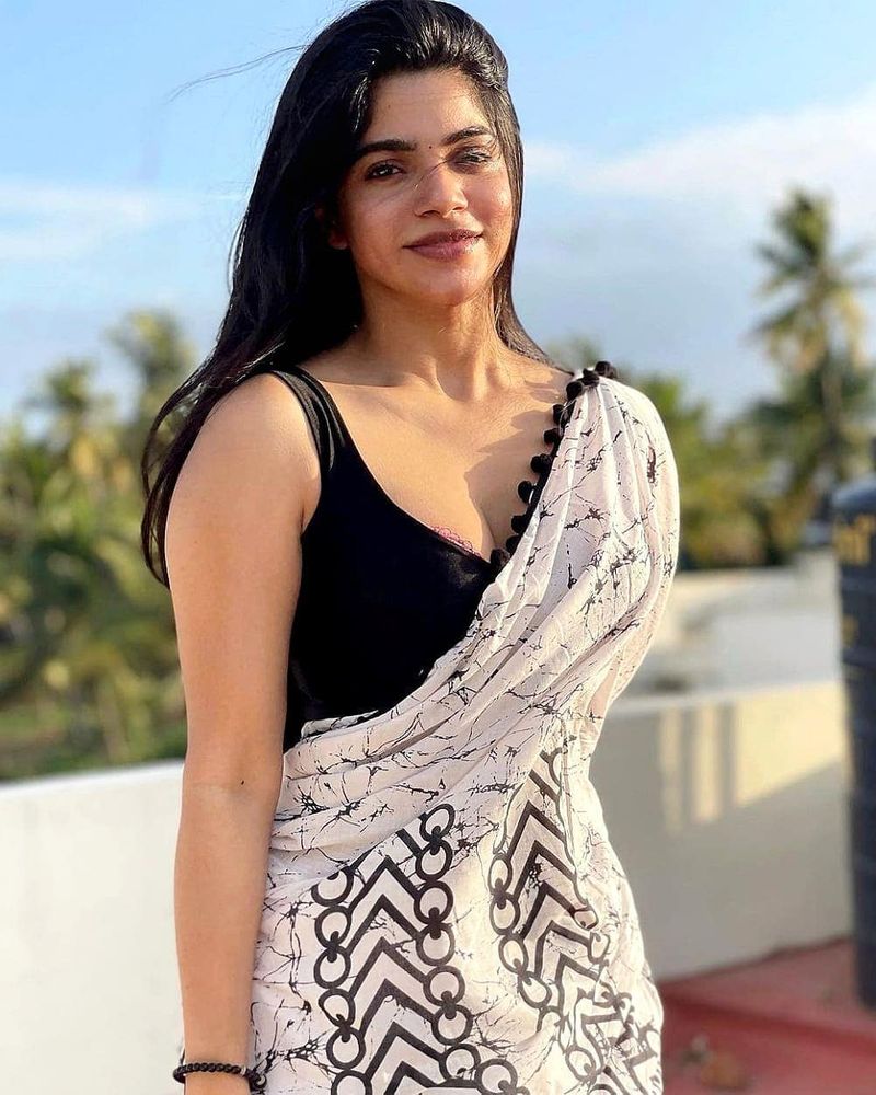 bachelor heroine divya bharathi photos in success party
