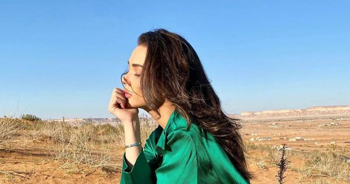 Amy Jackson hot photos : பச்சை நிற உடையில் அத்துவான காட்டுக்குள் அமர்ந்திருக்கும் எமிஜாக்சன்...