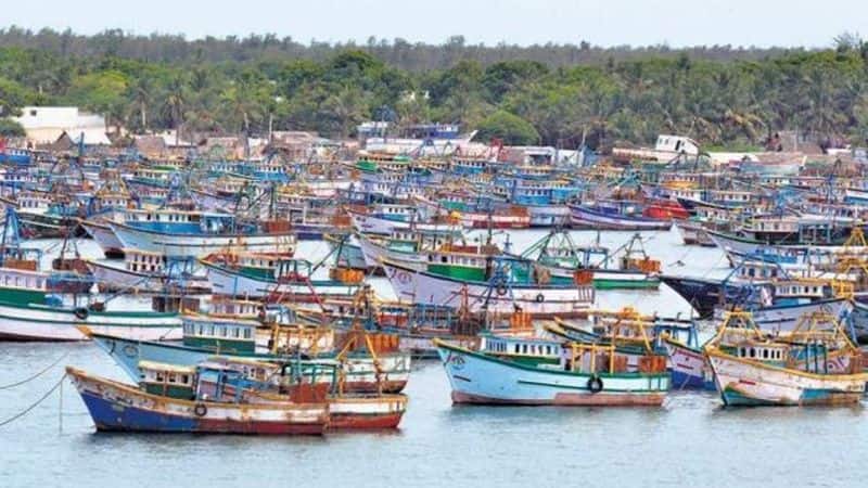 Tamil Nadu fishermen boats auctioned ... Ramadoss condemned