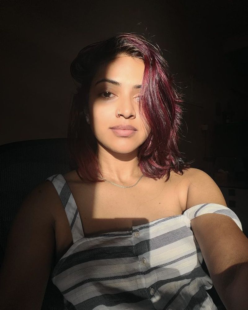 Shining doll Actress amala paul Sensational hot look photos