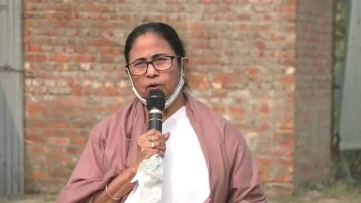 Bengal CM Mamata Banerjee to reshuffle cabinet today; top developments - adt Bengal CM Mamata Banerjee to reshuffle cabinet today; top developments - adt