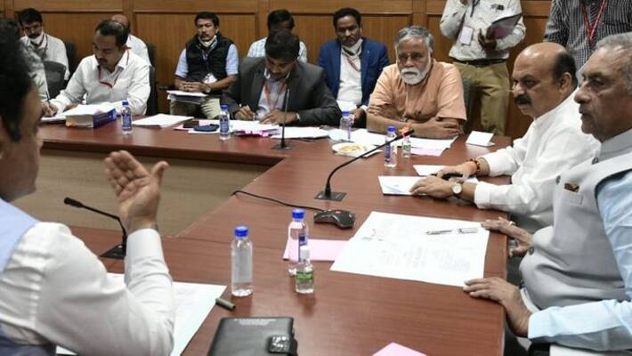 CM Bommai and Basavaraj horatti Meeting highlights about Private Schools and Teachers rbj CM Bommai and Basavaraj horatti Meeting highlights about Private Schools and Teachers rbj