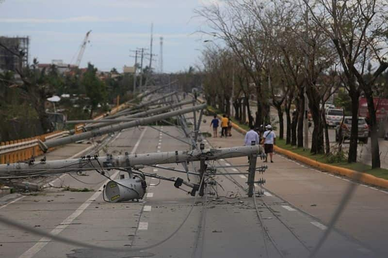 Typhoon Rai shakes the Philippines More than 300 people died