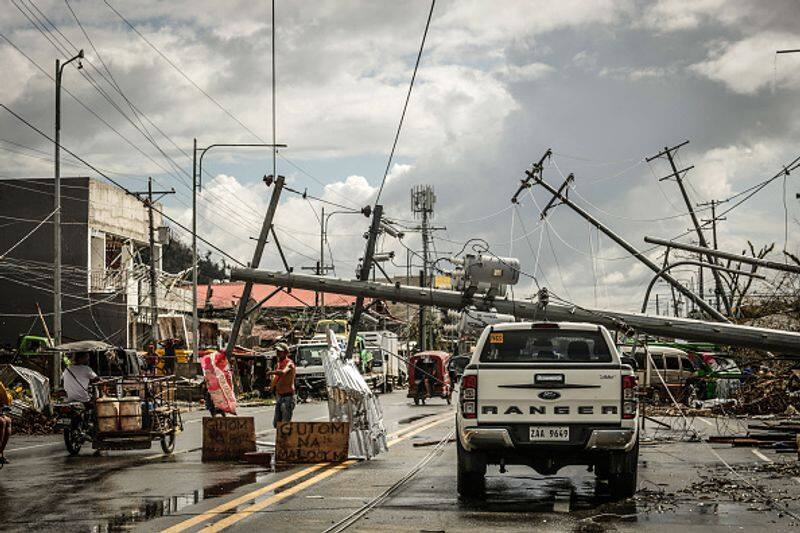 Typhoon Rai shakes the Philippines More than 300 people died