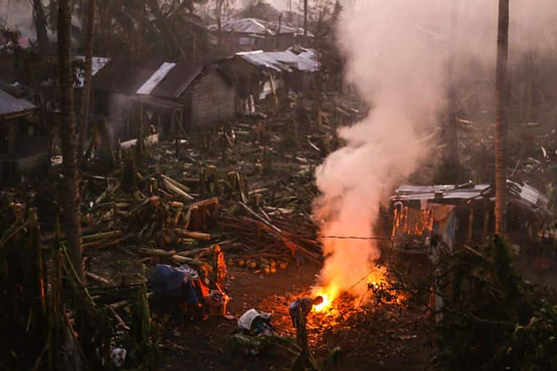 Typhoon Rai shakes the Philippines More than 300 people died