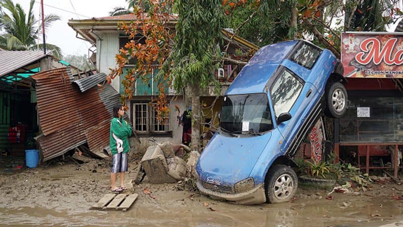 Typhoon Rai shakes the Philippines More than 300 people died