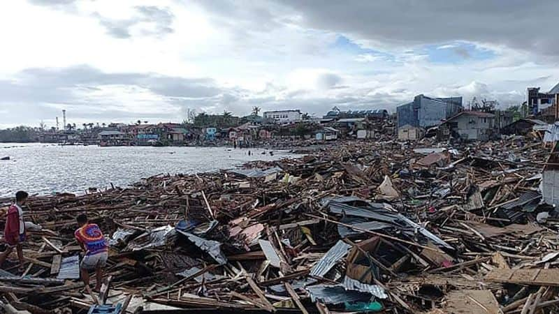 Typhoon Rai shakes the Philippines More than 300 people died