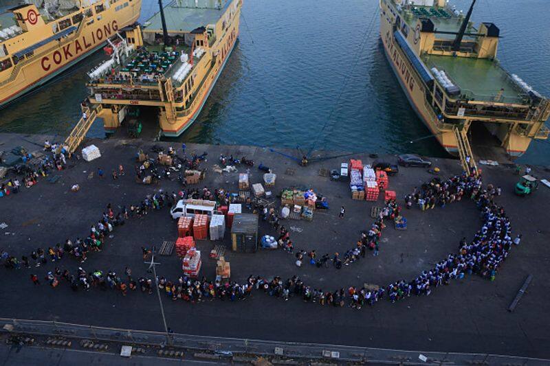 Typhoon Rai shakes the Philippines More than 300 people died