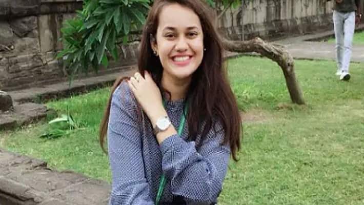 jaisalmer collector tina dabi impersonator arrested in rajasthan dungarpur ash jaisalmer collector tina dabi impersonator arrested in rajasthan dungarpur ash