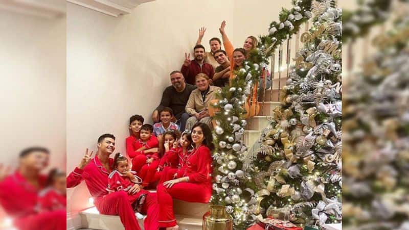 Messi Ronaldo to Dhoni Gayle See how they are celebrating Christmas 2021 spb