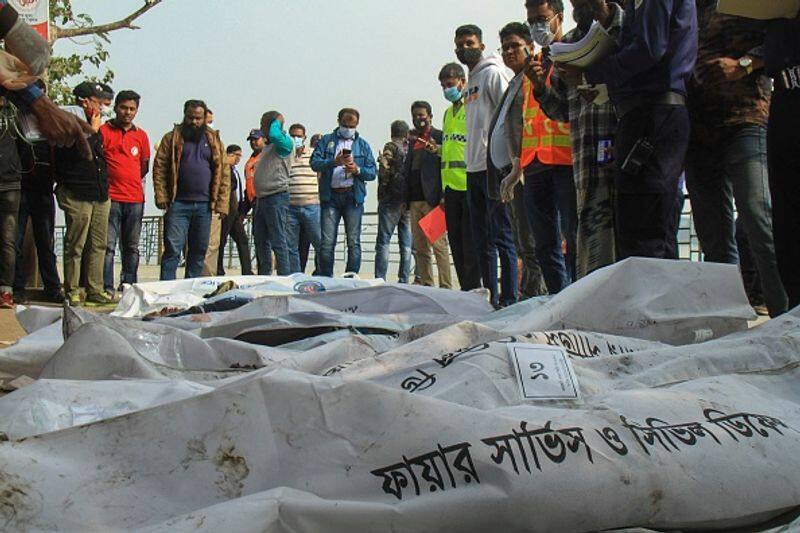 running ferry near Dhaka caught fire 150 injured 39 killed