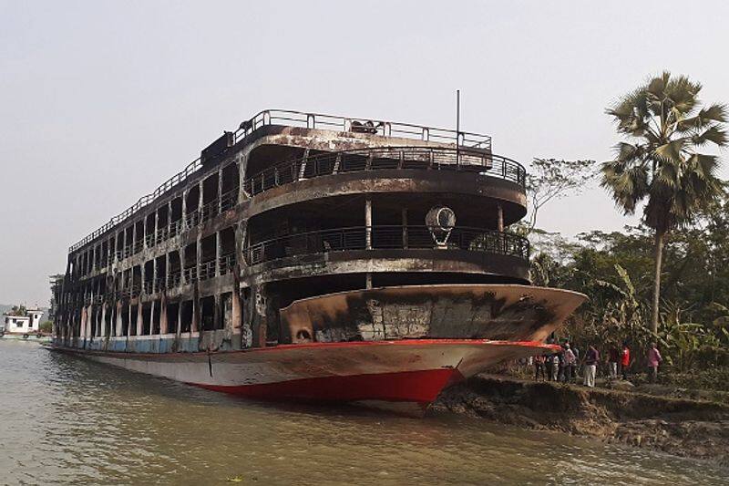 running ferry near Dhaka caught fire 150 injured 39 killed