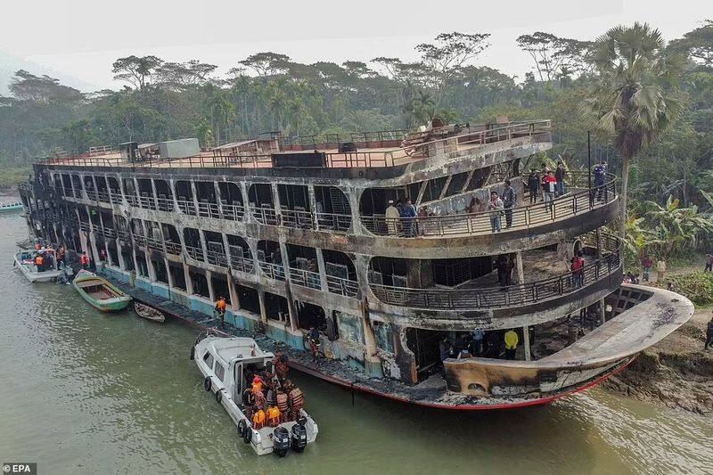 running ferry near Dhaka caught fire 150 injured 39 killed