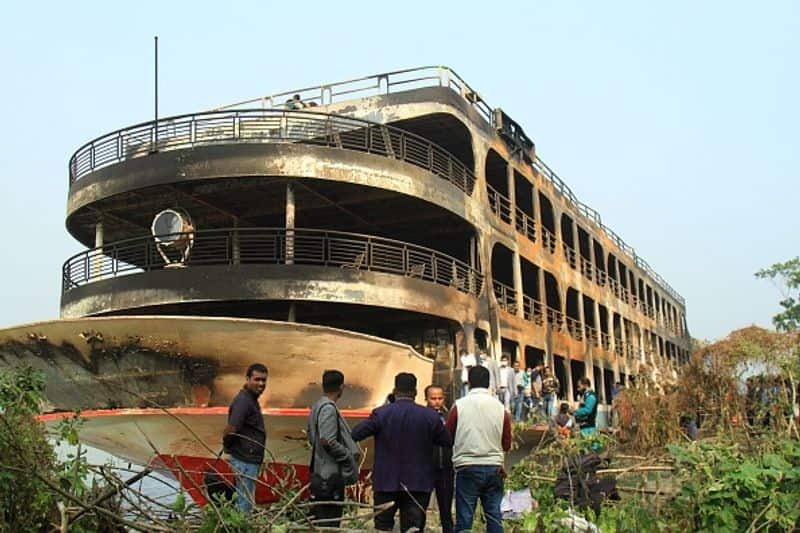 running ferry near Dhaka caught fire 150 injured 39 killed