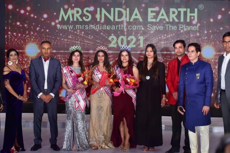 Bengaluru Doctor Dr Rashmi Shankar won Mrs India Earth 2021 crown dpl
