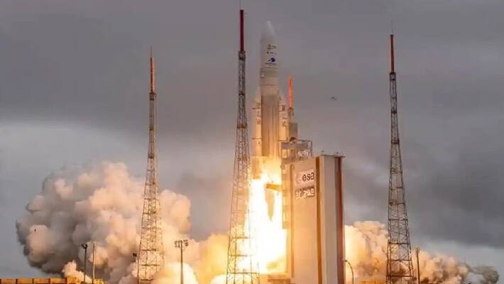 James Webb Space Telescope 100 times more powerful than Hubble Telescope Sets Off On A Million Mile Voyage san James Webb Space Telescope 100 times more powerful than Hubble Telescope Sets Off On A Million Mile Voyage san