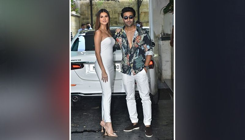 Netizens called AadarJain Sasta Ranbir Kapoor for his looks as he posed for paparazzi with Tara Sutaria