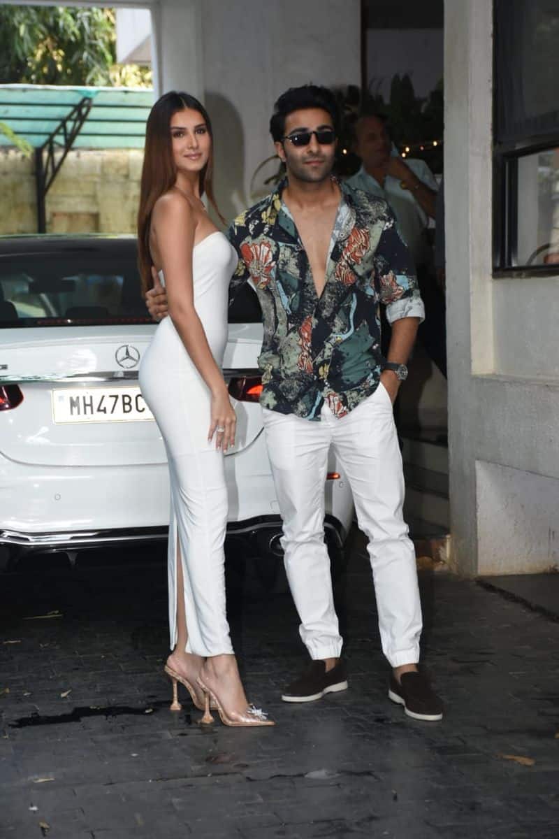 Netizens called AadarJain Sasta Ranbir Kapoor for his looks as he posed for paparazzi with Tara Sutaria