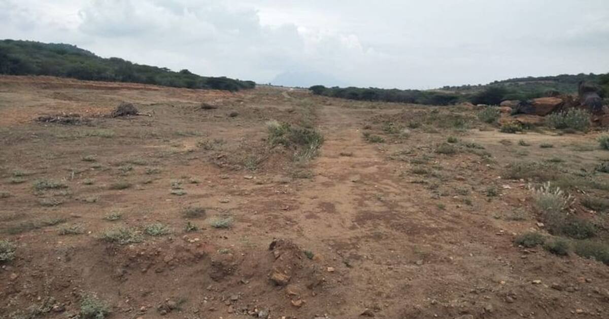 அதிமுக பிரமுகர் மீது வழக்கு..சப் கலேக்டர், ஆர்.டி.ஓ என நீளும் மோசடி பட்டியல்.. தேனி அருகே பரபரப்பு