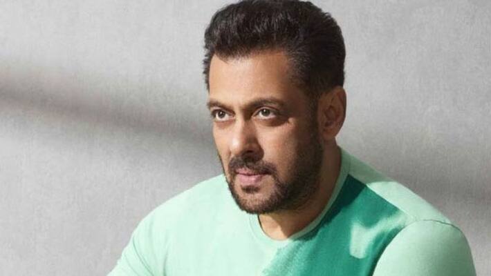 shocking Actor salman khan bitten by a snake at his Panvel farmhouse shocking Actor salman khan bitten by a snake at his Panvel farmhouse