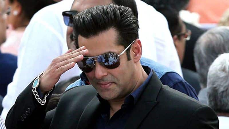 salman khan bracelet in gold