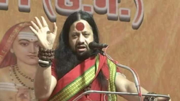 Maharashtra Hindu seer Kalicharan Maharaj booked over derogatory remarks on Mahatma Gandhi-dnm Maharashtra Hindu seer Kalicharan Maharaj booked over derogatory remarks on Mahatma Gandhi-dnm