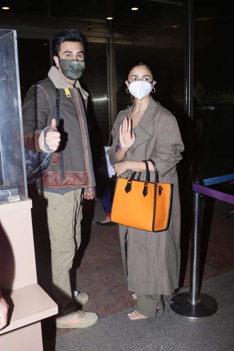 Deepika Padukone, Kiara Advani's Tote Bags That We're Personally Eyeing!