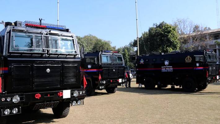 Jammu and Kashmir Police inducts Black Panther vehicles for anti terror operations monitoring gcw Jammu and Kashmir Police inducts Black Panther vehicles for anti terror operations monitoring gcw