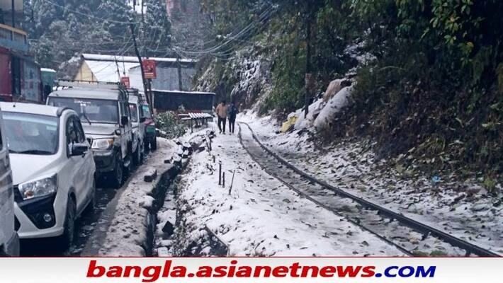 Darjeeling Police issues travel advisory, snowfall threatens road journeys ALB Darjeeling Police issues travel advisory, snowfall threatens road journeys ALB