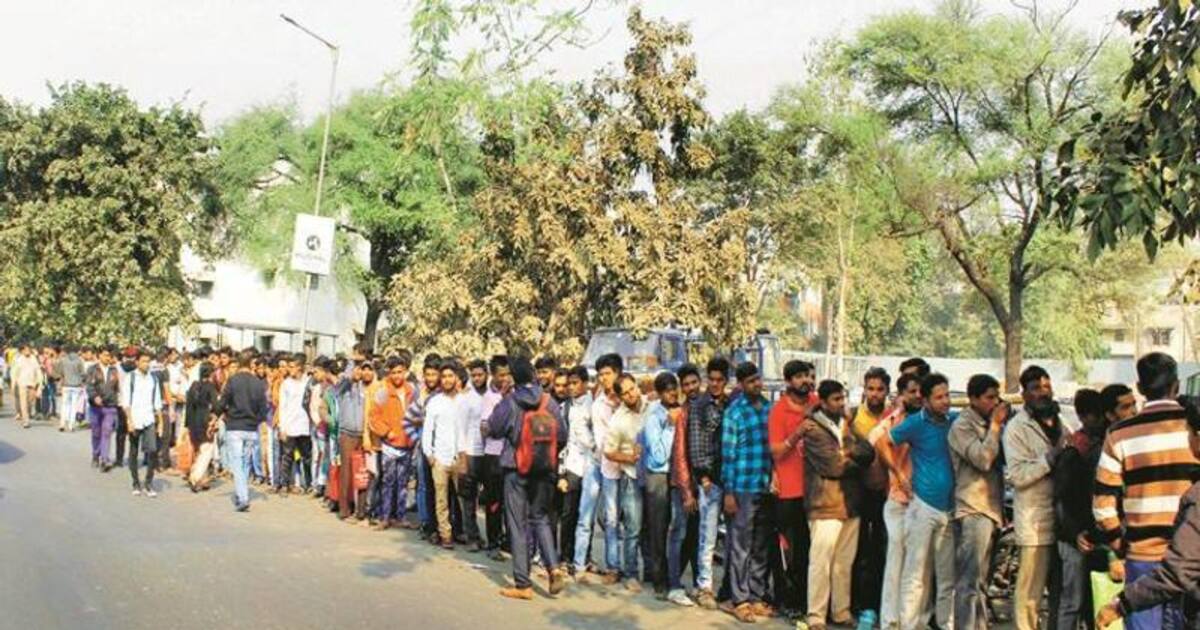 73 லட்சம் பேர்.. தமிழ்நாட்டில் வேலைவாய்ப்பு அலுவலகங்களில் பதிவுசெய்து காத்திருப்போரின் எண்ணிக்கை..