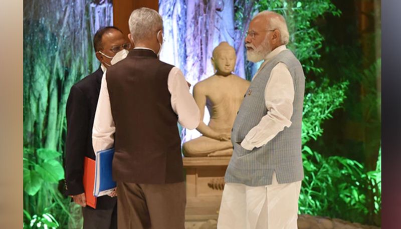 Round up 2021 yearend PM Modi shares 21 moments on New Year's eve