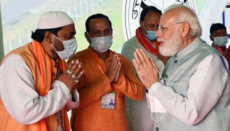 Round up 2021 yearend PM Modi shares 21 moments on New Year's eve