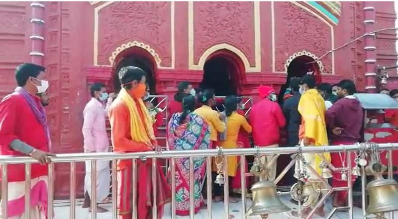 huge gathering in tarapith temple on new year eve bmm