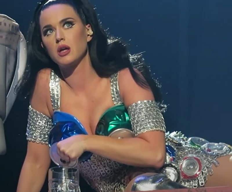 Katy Perry wears beer can bra costume pours beer from it on stage in Las Vegas dpl