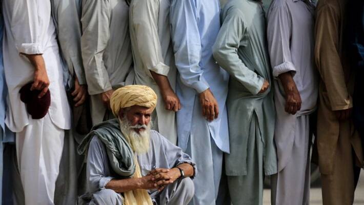 Fathers selling kidneys to feed their children in Afghanistan Fathers selling kidneys to feed their children in Afghanistan