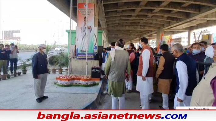 TMC President Subrata Boxi hoisted the party flag at Trinamool Bhaban TMC President Subrata Boxi hoisted the party flag at Trinamool Bhaban