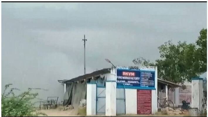Five killed in blast near Srivilliputhur Tamil Nadu Five killed in blast near Srivilliputhur Tamil Nadu