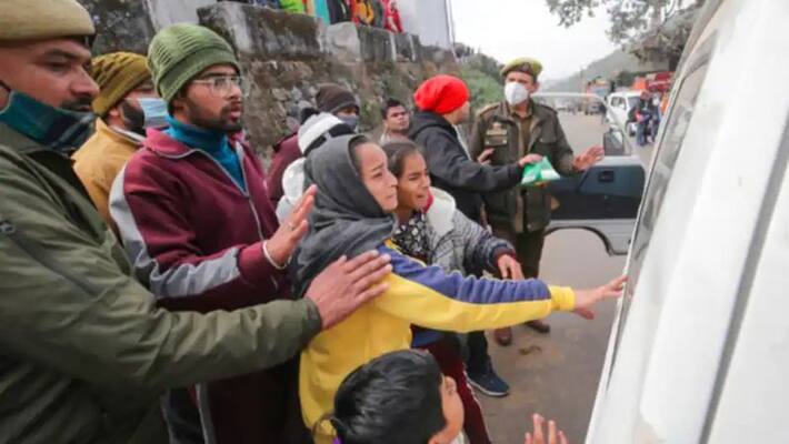 haryana emotional story of vaishno devi stampede stampede Mother dies in front of son in jammu kashmir kpr haryana emotional story of vaishno devi stampede stampede Mother dies in front of son in jammu kashmir kpr