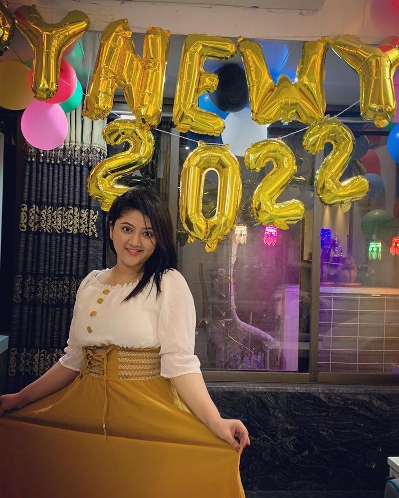 Suriya and jyothika starring sillunu oru kadhal movie child artist shriya sharma latest photos
