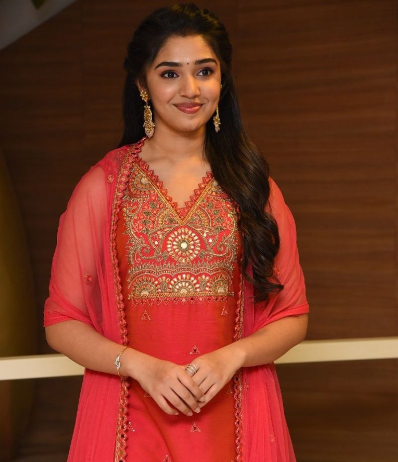 krithi shetty hunting netizens with her latest killing looks cute poses