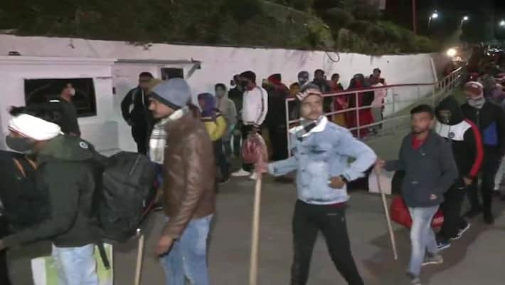 Pilgrims queue outside Mata Vaishno Devi Bhawan Pilgrims queue outside Mata Vaishno Devi Bhawan
