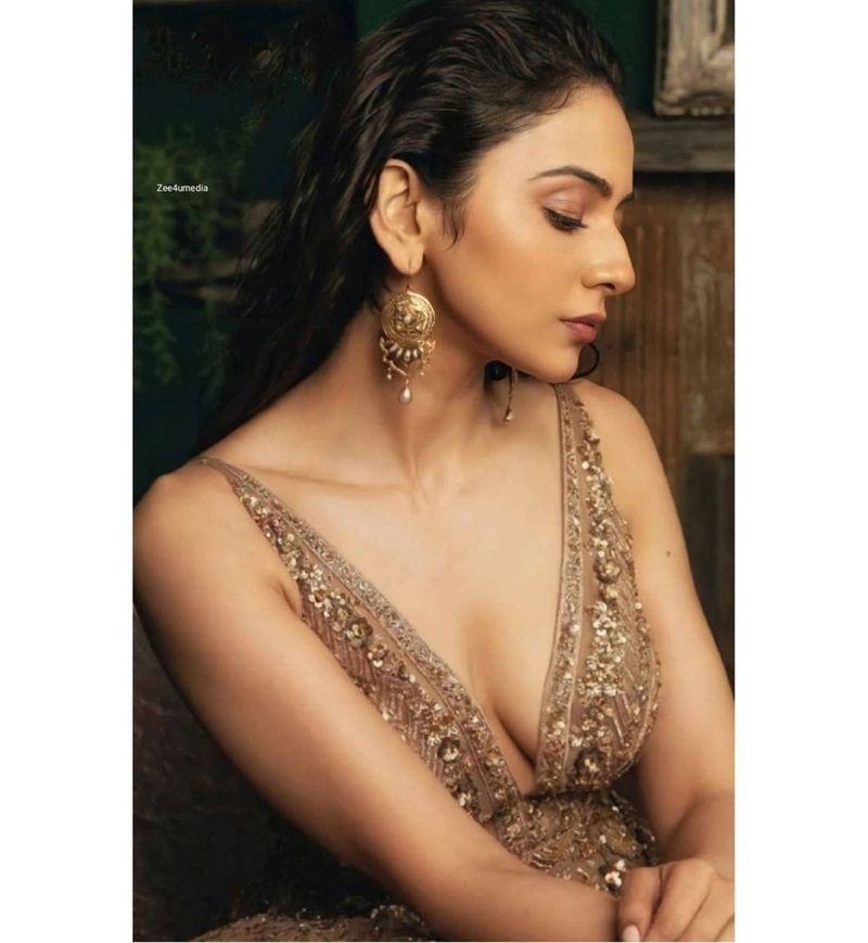 rakul preet singh sizzling pics shake internet new year hot poses viral