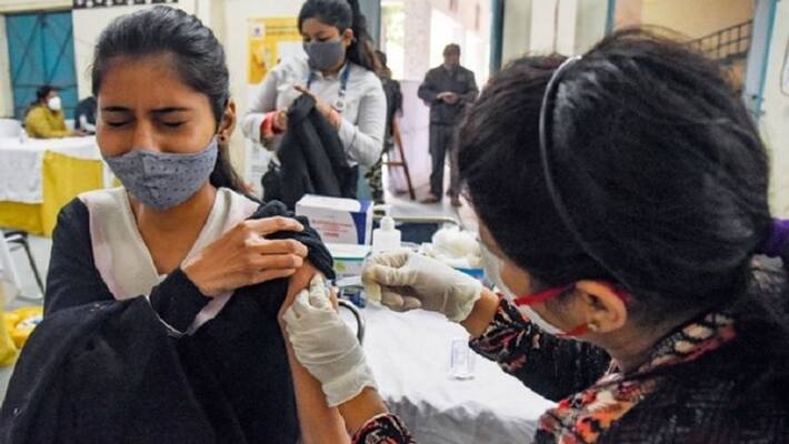 Vaccination of 15-18 year old students started in Howrah district bpsb Vaccination of 15-18 year old students started in Howrah district bpsb